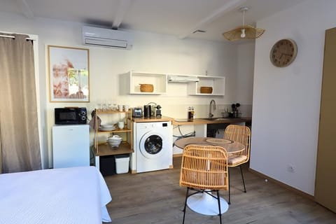 Iron/ironing board, travel crib, free WiFi, bed sheets