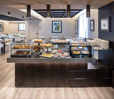 Daily buffet breakfast (EUR 9.5 per person)
