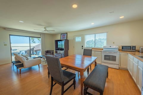 House, 1 King Bed, Patio (Heartview Cottage) | Interior