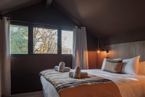 In-room safe, desk, laptop workspace, blackout drapes