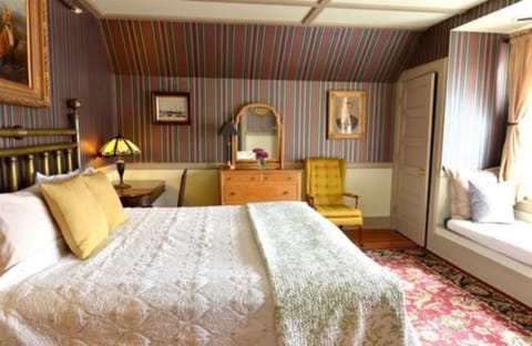 Room | Individually decorated, desk, iron/ironing board, bed sheets