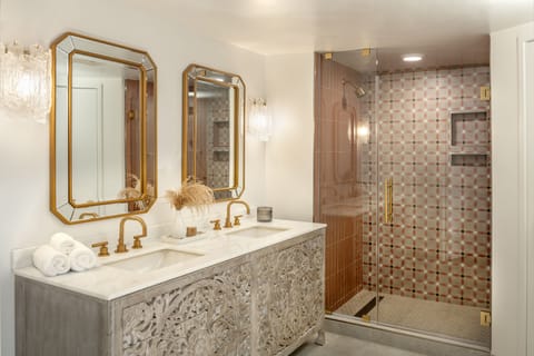 Suite, Ocean View | Bathroom | Shower, free toiletries, hair dryer, towels