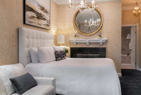 Luxury Room, 1 King Bed | Egyptian cotton sheets, premium bedding, pillowtop beds, in-room safe