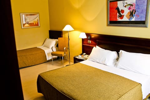 Standard Double Room | Hypo-allergenic bedding, minibar, in-room safe, desk