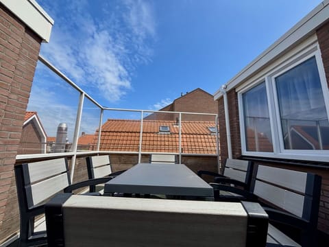 Washing Machine, Clothes Dryer, Laundry Room, Major Appliance, Laundry, Interior Design, Home Appliance, Flooring, Floor, Kitchen Appliance