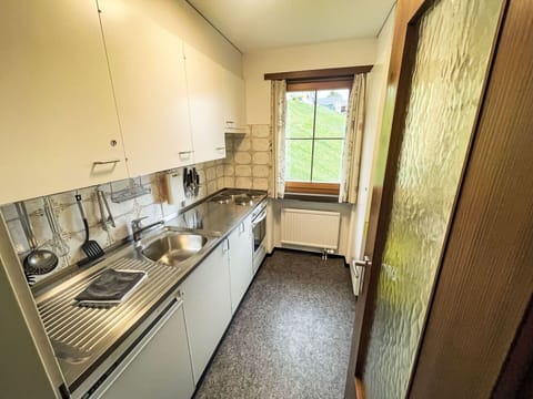 Flooring, Floor, Plumbing Fixture, Interior Design, Plumbing, Toilet, Bathroom, Tile, Tap, Bathroom Sink