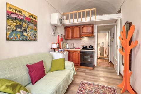 Standard Apartment, 1 Bedroom, 2 Bathrooms (Aurora La Petite Maison) | Living room | 21-inch TV with cable channels