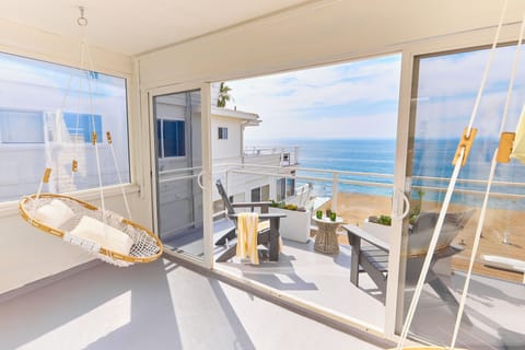 Peaceful Ocean View King Room with Balcony | View from room