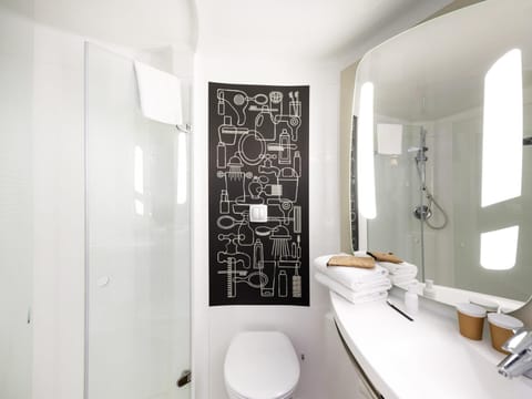 Standard Twin Room, 2 Twin Beds | Pillowtop beds, desk, blackout drapes, soundproofing