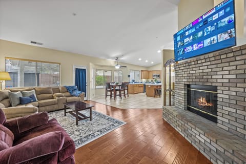 House (4 Bedrooms) | Interior