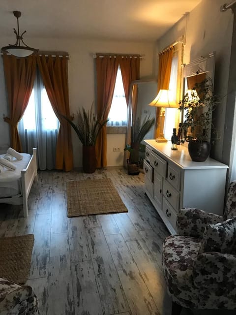 Deluxe Triple Room | Soundproofing