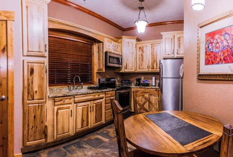 Executive Cabin | Private kitchen | Coffee/tea maker