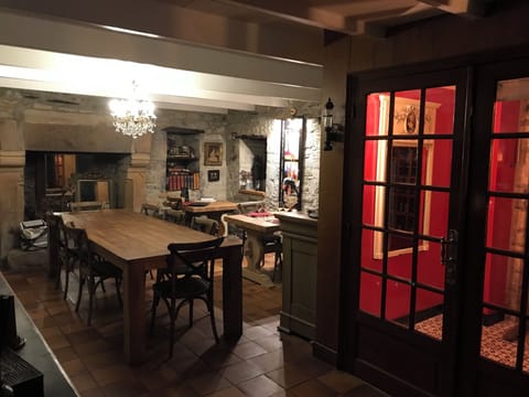 Standard Double Room, Garden View | Living area | TV