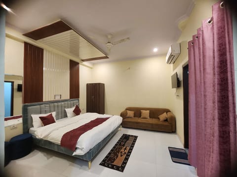 Deluxe Double Room | Free WiFi