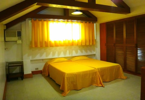 Standard Room With Aircon | Rollaway beds