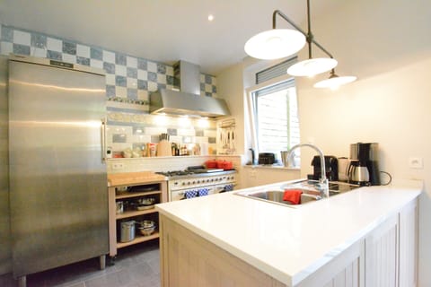 House | Private kitchen | Highchair