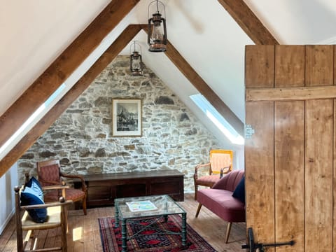 Salle de jeux / coin lecture