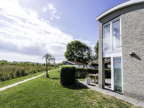 House, Facade, Shrub, Residential Area, Home, Roof, Land Lot, Cottage, Door, Estate