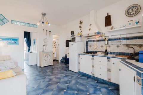 Apartment, 2 Bedrooms, Patio | Private kitchen