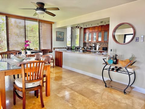 Dining are looking towards kitchen