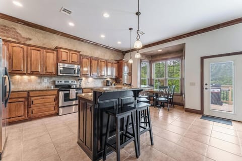 Large, well equipped kitchen, seating for 8 (plus 8 in dining room)