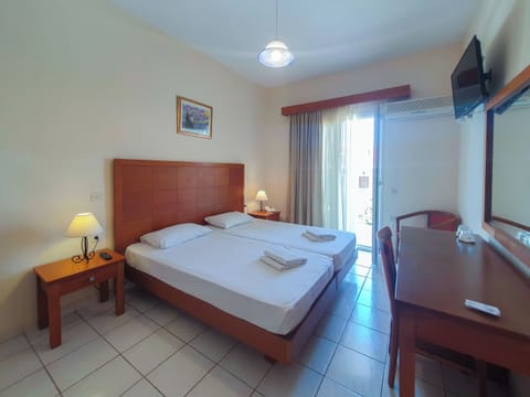 Standard Single Room, Balcony | Free WiFi