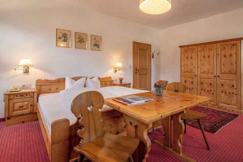 Comfort Double Room, Mountain View | Desk, free WiFi