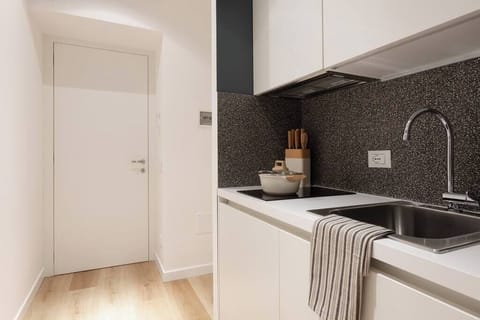 Apartment, 1 Queen Bed, Non Smoking, Kitchenette | Private kitchenette
