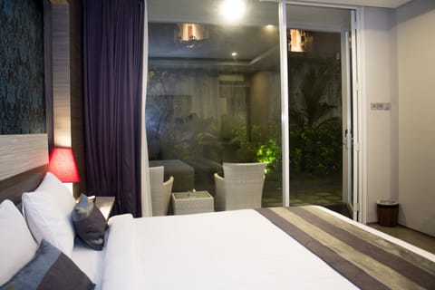 Deluxe Double or Twin Room | Minibar, in-room safe, desk, free WiFi