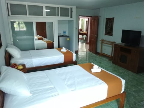Superior Double or Twin Room | In-room safe, blackout drapes, iron/ironing board, free WiFi