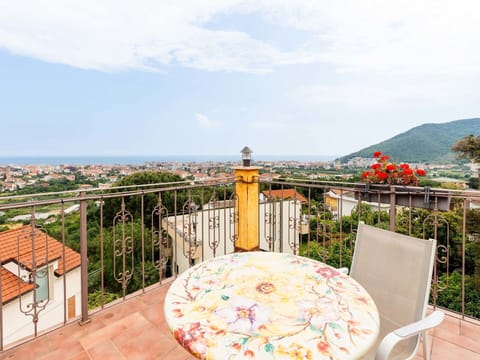 Balcony, Resort, Houseplant, Wood Stain, Hotel, Eco Hotel, Villa, Flowerpot, Resort Town