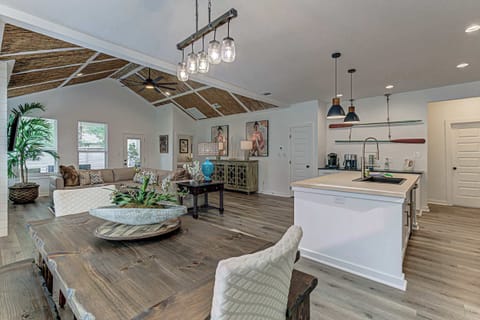 Open concept floor plan 