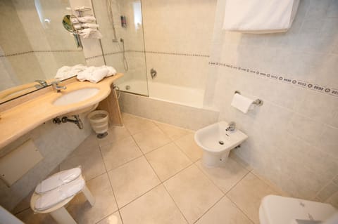 Superior Room, Sea View | Bathroom | Hair dryer, bidet, towels, soap