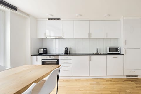 Refurbished Apartment with one bedroom | Private kitchen | Fridge, oven, stovetop, dishwasher