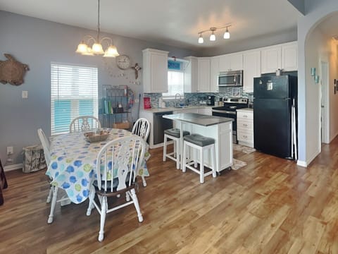 House (3 Bedrooms) | Property amenity