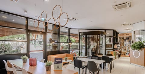 Daily buffet breakfast (EUR 9.5 per person)