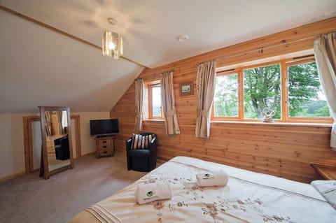 Beech Tree Ensuite Double Bedroom (2)