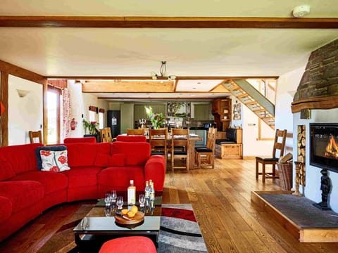 Oak Barn Living Room (2)