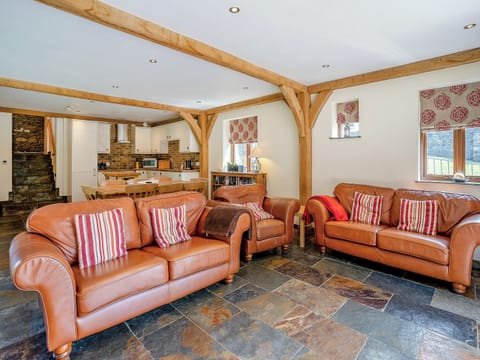 Open plan living space | Y Beudy - Tir Cethin Farm, Pen-clawdd