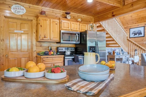 Gourmet kitchen - whip up some culinary delights!