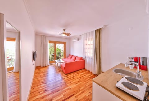 Standard Apartment | Iron/ironing board, free WiFi, bed sheets