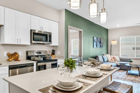 Kitchen & Island Dining