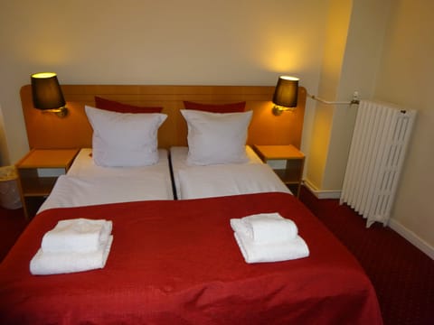 Family Room, Private Bathroom | In-room safe, free WiFi, bed sheets