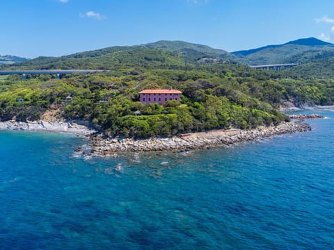 Natural Landscape, Coastal And Oceanic Landforms, Coast, Sea, Ocean, Headland, Sound, Bay, Promontory