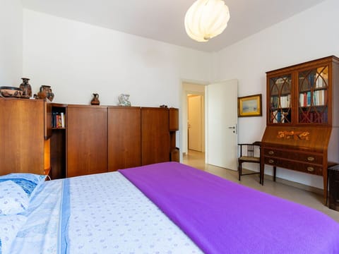 Interior Design, Furniture, Flooring, Wall, Floor, Wood, Room, Bed, Bedroom, Ceiling