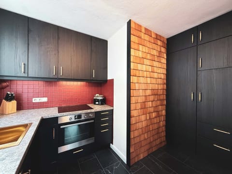 House, 3 Bedrooms, Mountain View, Garden Area | Private kitchen | Highchair