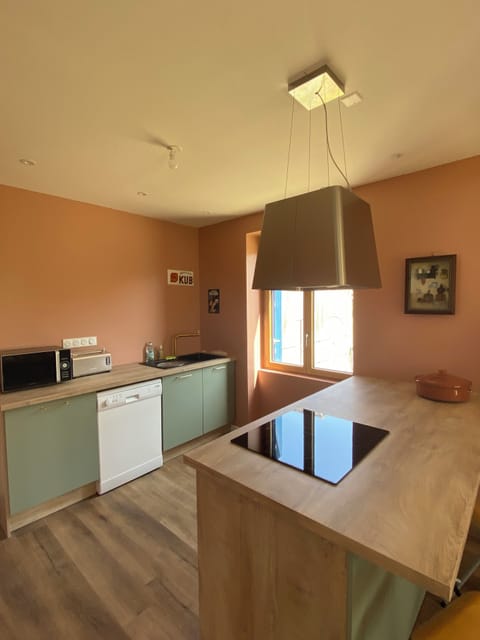 Shared fridge, microwave