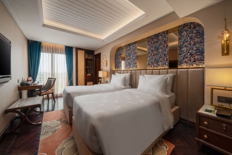 Junior Suite | Premium bedding, Tempur-Pedic beds, minibar, in-room safe