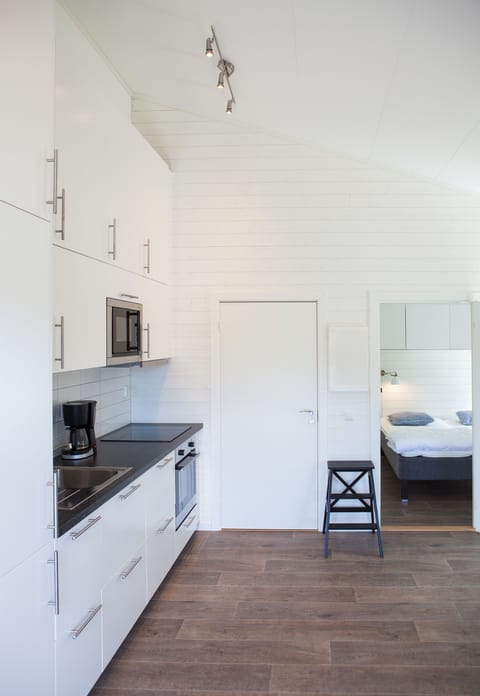 Basic Cottage, 1 Bedroom | Private kitchen | Fridge