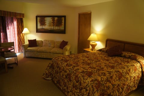 Deluxe Room, 1 Queen Bed - Ski Passes available at property | Down comforters, individually decorated, individually furnished